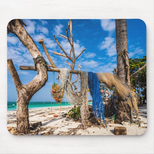 Gevist netten die op het strand drogen muismat (Voorkant)