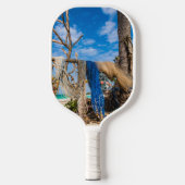 Gevist netten die op het strand drogen pickleball paddle (Voorkant)