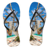 Gevist netten die op het strand drogen teenslippers (Voetbed)