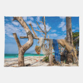 Gevist netten die op het strand drogen theedoek (Horizontaal)