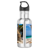 Gevist netten die op het strand drogen waterfles  (Achterkant)