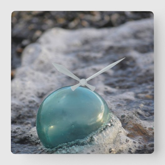 Gevist, omringd door Surf Vierkante Klok (Voorkant)