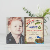 Geviste 6e verjaardag jongen rustieke buitenfoto kaart (Staand voorkant)