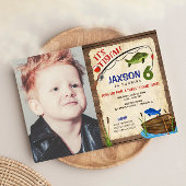 Geviste 6e verjaardag jongen rustieke buitenfoto kaart