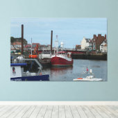 Geviste Boat Atlas in Whitby Harbor, Engeland Canvas Afdruk (Insitu (Houten vloer))