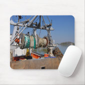 Geviste boot in de haven van Honfleur in Frankrijk Muismat (Met muis)