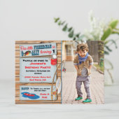 Geviste uitnodiging voor een jongen van Birthday P (Staand voorkant)