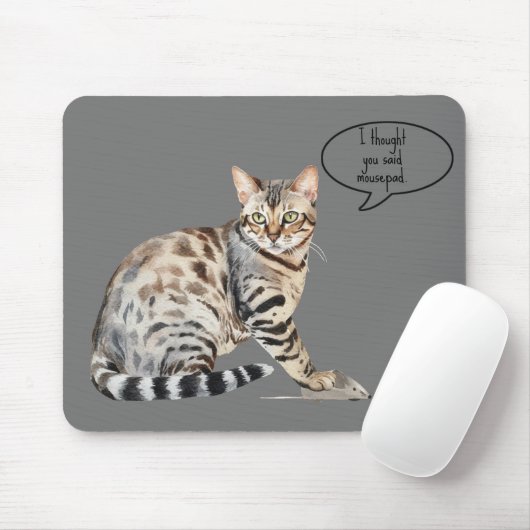 Gevlekte Bengaalse Kat met Muis op een Muismat (Met muis)