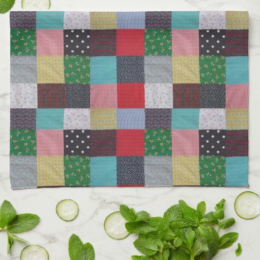 gevlekte vierkanten van kleurrijk patchwork theedoek (Gevouwen)