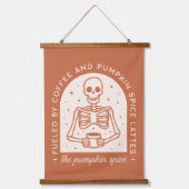 Gevoed door koffie en pompoen Spice Lattes Hangend Wandkleed (Voorkant)