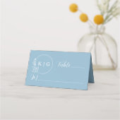 Gevouwen Dusty Blue Elegant Wedding Monogram Plaatskaartje (Voorkant)