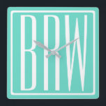 Gewaagd Modern Monogram | van 3 Initialen Wit op Vierkante Klok<br><div class="desc">Elegant,  gewaagd & modern.</div>