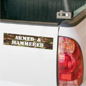 Gewapend en Hammered Bumpersticker (Op Truck)