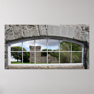 Gewapend raam met Uitzicht van Scottish Castle Poster
