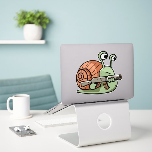 gewapende slak sticker (Laptop op bureau)