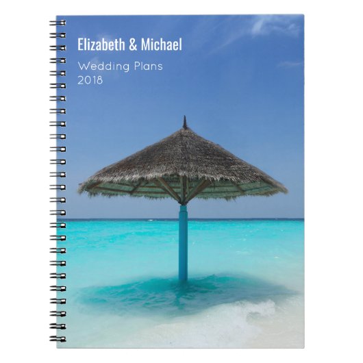 Gewatteerde paraplu op tropische strand bruiloft p notitieboek (Voorkant)