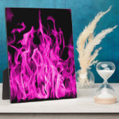 Gewelddadige vlam en violette vuurcadeaus uit St. Fotoplaat (Zijkant)