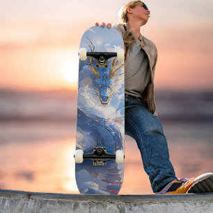 Geweldige Blue Gold Dragon zweeft boven wolken Ska Persoonlijk Skateboard