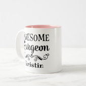 Geweldige chirurg, speciaal gepersonaliseerd tweekleurige koffiemok (Voorkant links)
