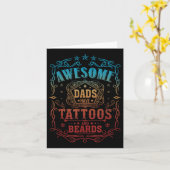 Geweldige Dads hebben Tattoos en oorten Kaart (Gele Bloem)