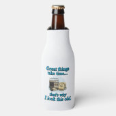 Geweldige dingen kosten tijd flesjeskoeler (Fles Voorkant)