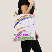 GEWELDIGE en ik ken het met regenboog op WHITE Tote Bag (Dichtbij)