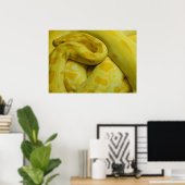 Geweldige Gele Birmese Python Poster (Thuiskantoor)