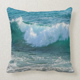 Geweldige Golfzee aan de kust van de zee Kussen