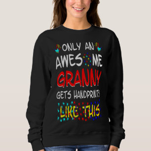 Geweldige Granny krijgt handafdrukken als deze aut Trui