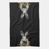 Geweldige grijs konijn in brand theedoek (Verticaal)