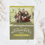 Geweldige kerstfoto van het jaar feestdagenkaart<br><div class="desc">Het is de mooiste tijd van het jaar! Stuur uw vakantiewensen naar vrienden en familie met deze aanpasbare kerstkaart. Deze kerstkaart is voorzien van  typografie. Personaliseer door uw gegevens toe te voegen. Deze op maat gemaakte vakantiepas is verkrijgbaar in andere kleuren en cardstock. Overeenkomende objecten zijn beschikbaar.</div>