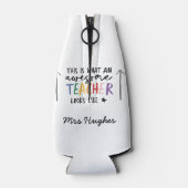 Geweldige leraar moderne typografie regenboog flesjeskoeler (Achterkant)