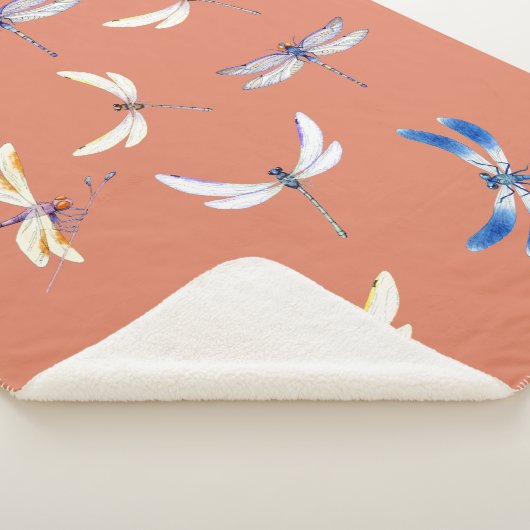 Geweldige libellen in vlucht op Terra Cotta Sherpa Deken (3/4)