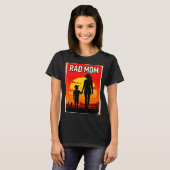 Geweldige moeder moeder en zoon voetbalmoeder zons t-shirt (Voorkant volledig)