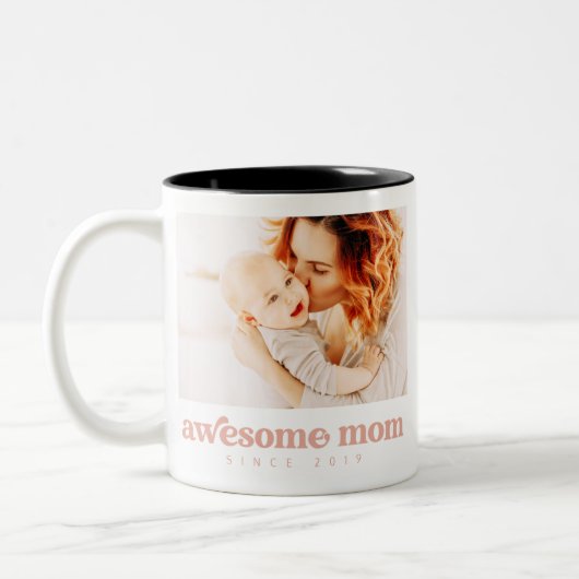 Geweldige moeder sinds 20XX Moderne Moederdag Tweekleurige Koffiemok (Links)