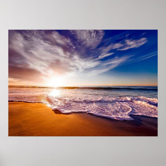 Geweldige Ocean Waves op Beach bij Sunrise Poster (Voorkant)