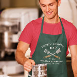 Geweldige Papa BBQ Grill Chef gepersonaliseerd elk Schort<br><div class="desc">Leuk Flippin' Geweldige papa ontwerp dat een geweldig cadeau voor een kok of een chef-kok vader maakt. Het is het perfecte cadeau voor elke vader die van koken houdt. Dit flippin geweldige papa gag ontwerp heeft een verstelbare achterband voor een comfortabele pasvorm. Het schort kan worden gepersonaliseerd met de naam...</div>