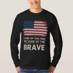 Geweldige patriottische Amerikaanse vlag in nood v T-shirt
