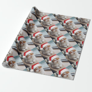 Geweldige perzische kat met het pet van Santa Clau Cadeaupapier