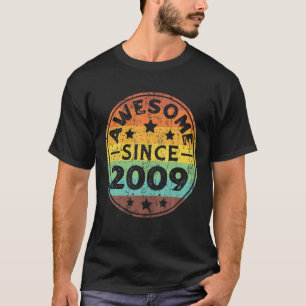 Geweldige sinds 2009 13e verjaardag van de Retro V T-shirt