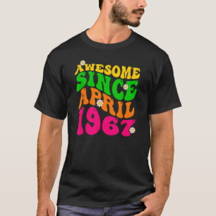 Geweldige sinds april 1967 Verjaardag Groovy Retro T-shirt