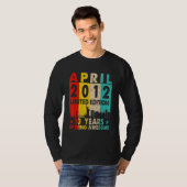 Geweldige sinds april 2012 10e verjaardag van de t-shirt (Voorkant volledig)