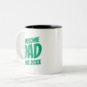 Geweldige vader sinds 20XX eenvoudig en cool Tweekleurige Koffiemok (Voorkant links)
