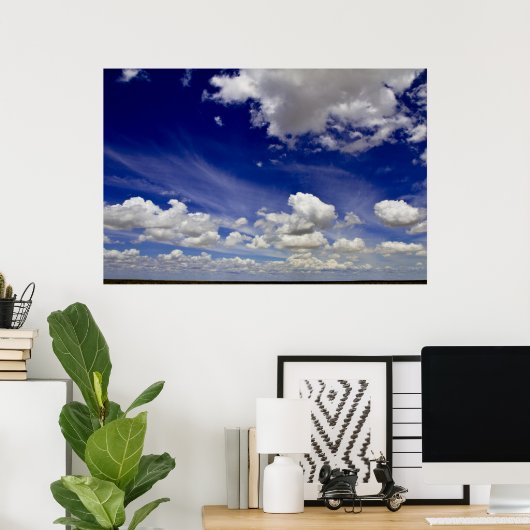 Geweldige wereld - Wolken van wit Poster (Thuiskantoor)