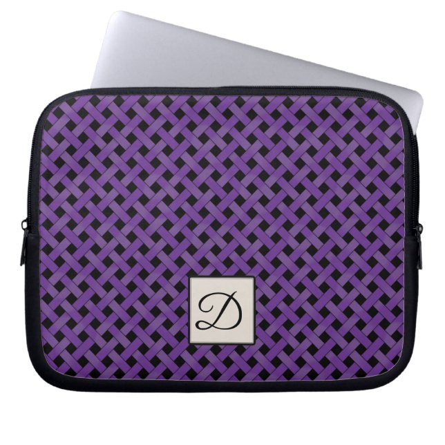 Geweven Paarse rotan op Custom Black met Monogram Laptop Sleeve (Voorkant)