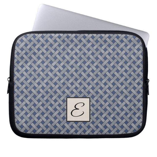 Geweven Zilveren Rotan op Douaneblauw met Monogram Laptop Sleeve (Voorkant)