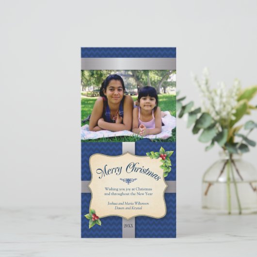 Gewikkeld geschenk Blauwe Chevron Kerstmis Feestdagenkaart (Staand voorkant)