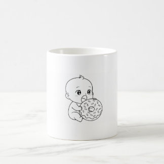 Gewone witte mok met een baby en een enorme donut