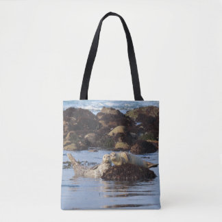 Gewone zeehonden poseren tote bag
