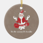 Gewoon Adem Yoga Kerstman Keramisch Ornament (Voorkant)
